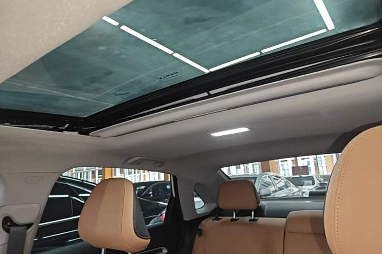 Used Geely Auto Emgrand 2025 4th Generation 1.5L CVT Flagship Version Headliner
