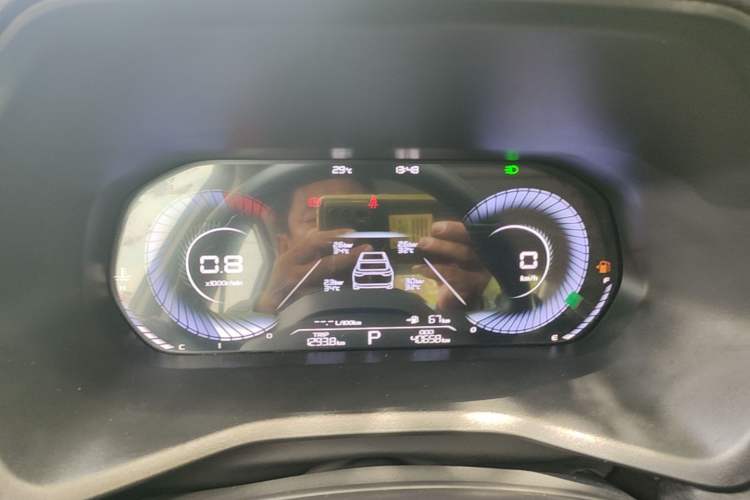 Used Geely Auto Emgrand 2025 4th Generation 1.5L CVT Luxury Version Instrument Cluster