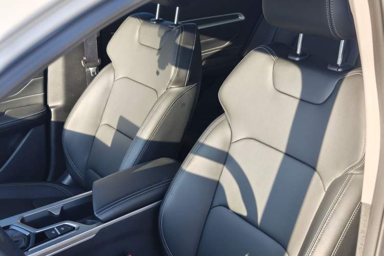 Used Geely Auto Emgrand 2025 4th Generation 1.5L CVT Longteng Edition Interior 1