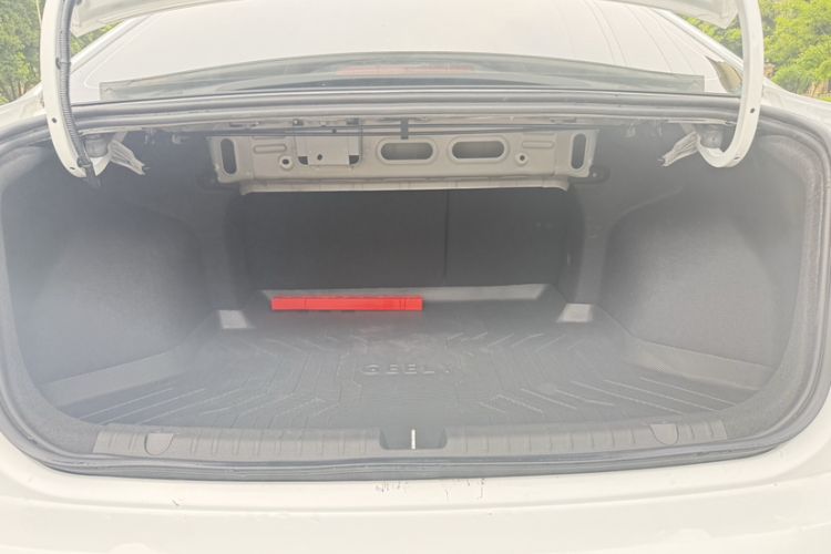 Used Geely Auto Emgrand 2025 4th Generation 1.5L CVT Luxury Version Interior 10