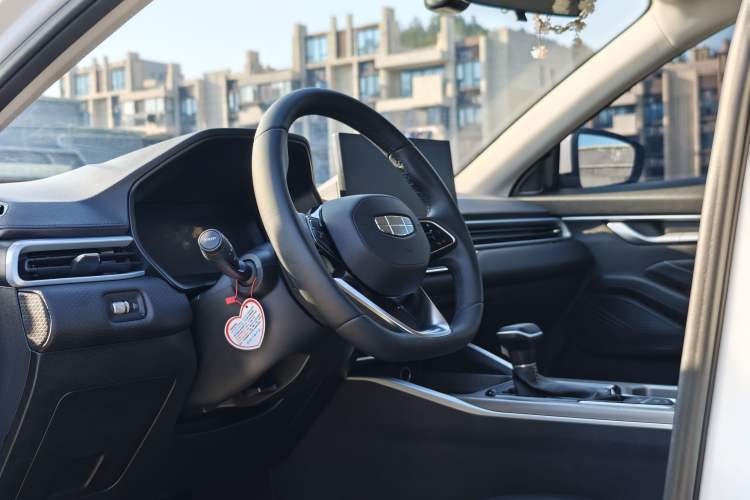 Used Geely Auto Emgrand 2025 4th Generation 1.5L CVT Longteng Edition Interior 2