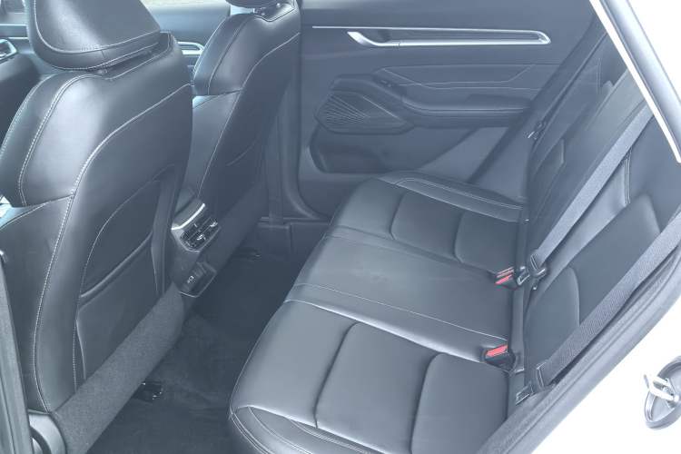 Used Geely Auto Emgrand 2025 4th Generation 1.5L CVT Longteng Edition Interior 3