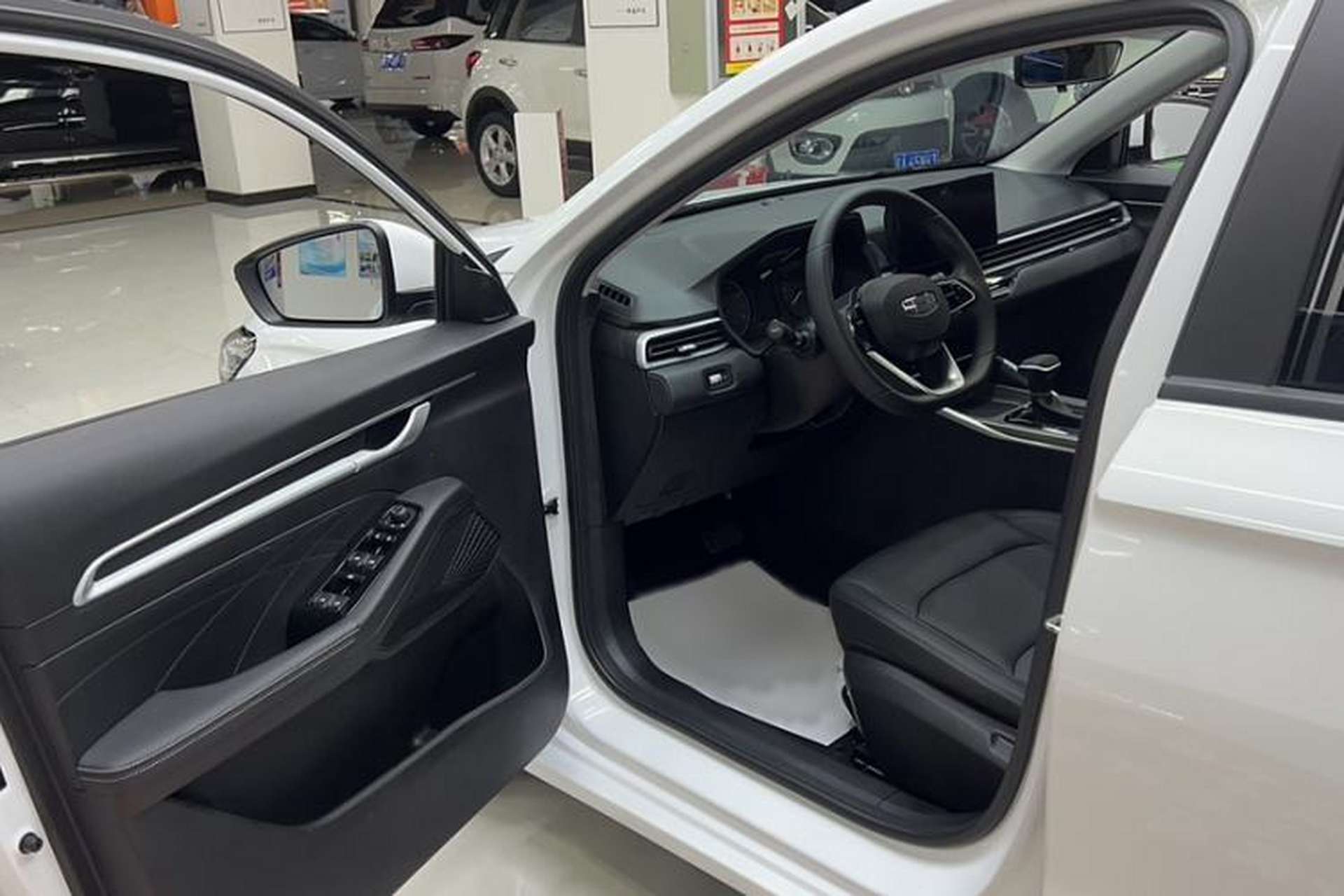 Used Geely Auto Emgrand 2025 4th Generation 1.5L CVT Starry Edition Interior 3