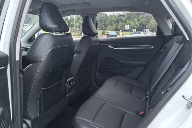 Used Geely Auto Emgrand 2025 4th Generation 1.5L CVT Luxury Version Interior 3