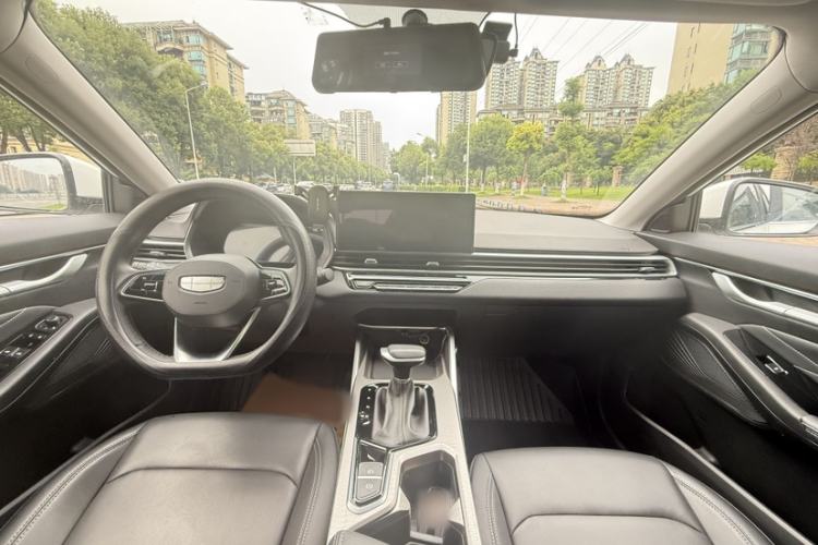 Used Geely Auto Emgrand 2025 4th Generation 1.5L CVT Luxury Version Interior 4