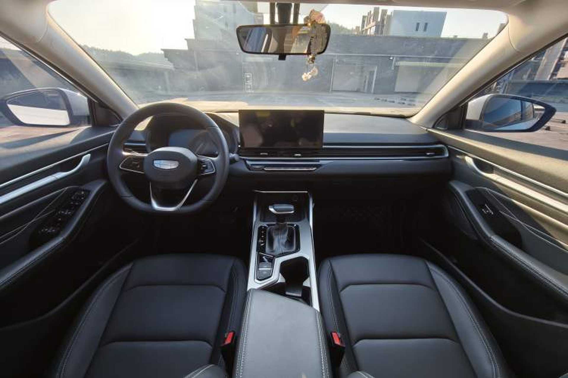 Used Geely Auto Emgrand 2025 4th Generation 1.5L CVT Longteng Edition Interior 5