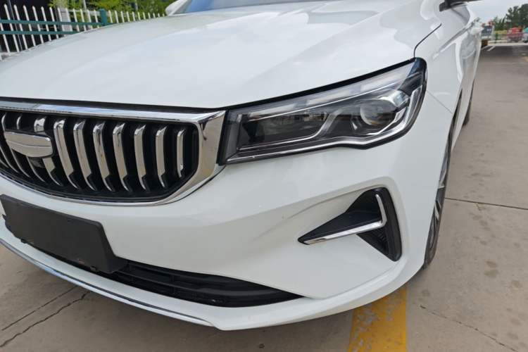 Used Geely Auto Emgrand 2025 4th Generation 1.5L CVT Longteng Edition Left Front Headlight