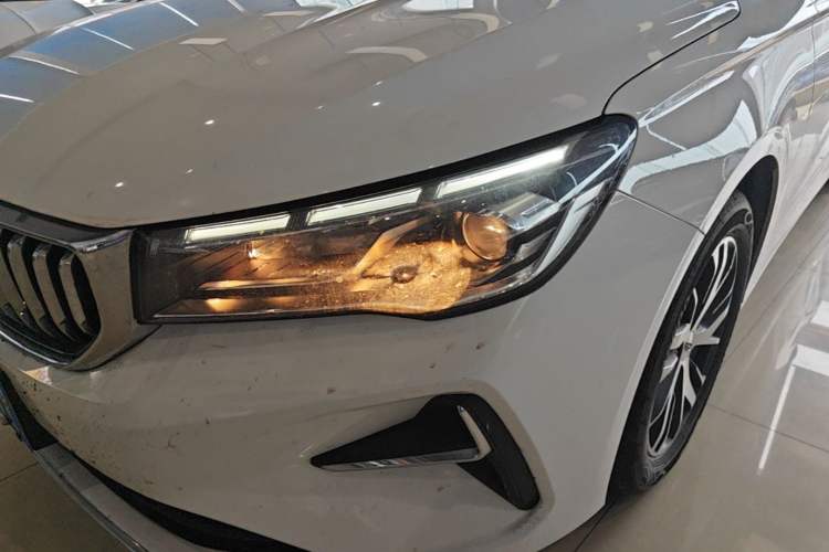 Used Geely Auto Emgrand 2025 4th Generation 1.5L CVT Longteng Edition Left Front Headlight