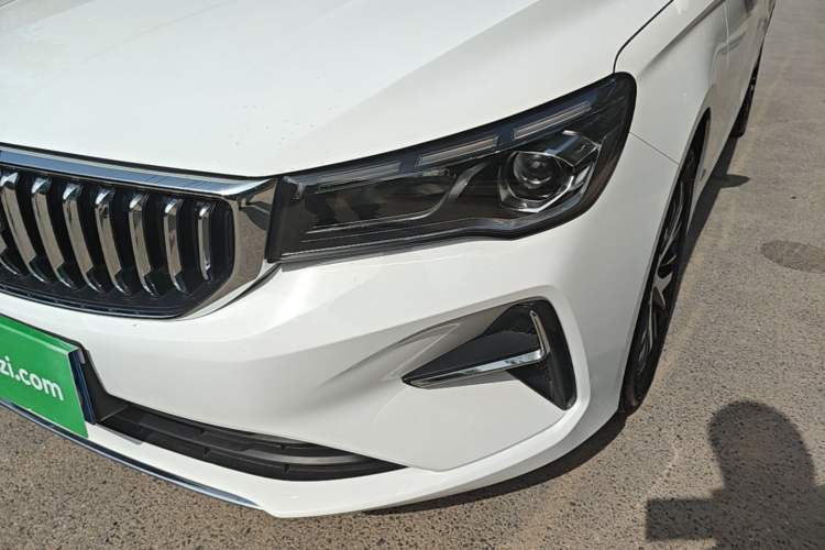Used Geely Auto Emgrand 2025 4th Generation 1.5L CVT Longteng Edition Left Front Headlight