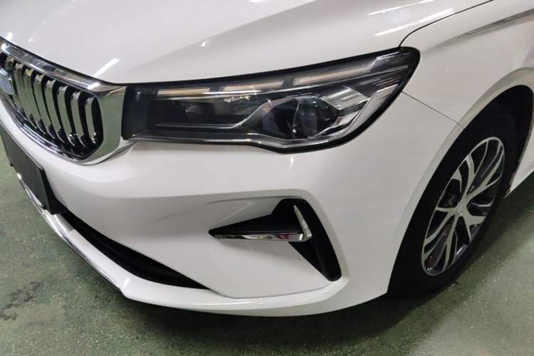 Used Geely Auto Emgrand 2025 4th Generation 1.5L CVT Longteng Edition Left Front Headlight