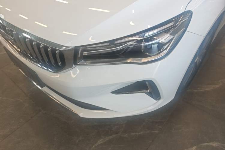Used Geely Auto Emgrand 2025 4th Generation 1.5L CVT Flagship Version Left Front Headlight