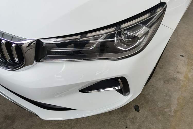 Used Geely Auto Emgrand 2025 4th Generation 1.5L CVT Longteng Edition Left Front Headlight