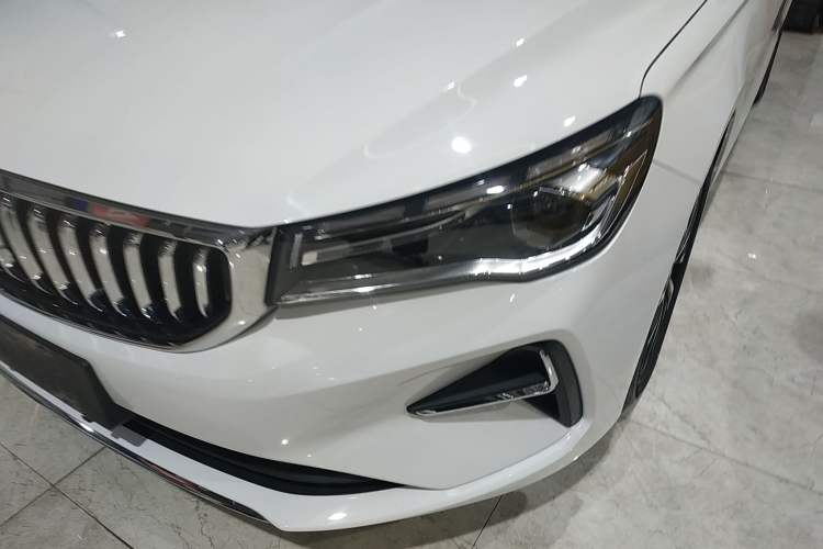Used Geely Auto Emgrand 2025 4th Generation 1.5L CVT Flagship Version Left Front Headlight