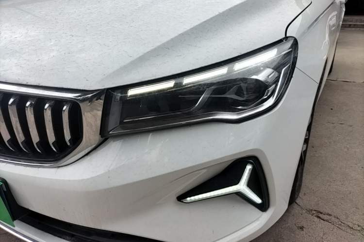 Used Geely Auto Emgrand 2025 4th Generation 1.5L Manual – Dragon Edition Left Front Headlight