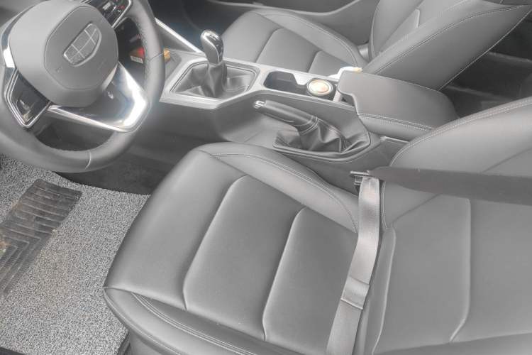 Used Geely Auto Emgrand 2025 4th Generation 1.5L Manual – Dragon Edition Left Front Seat