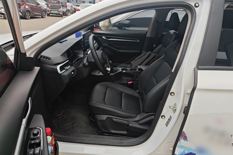 Used Geely Auto Emgrand 2025 4th Generation 1.5L Manual – Dragon Edition Left Front Seat
