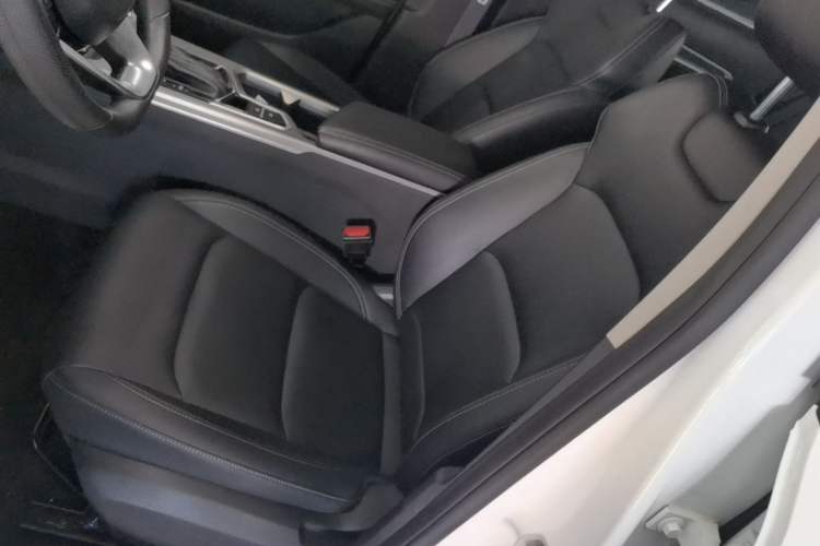 Used Geely Auto Emgrand 2025 4th Generation 1.5L CVT Starry Edition Left Front Seat