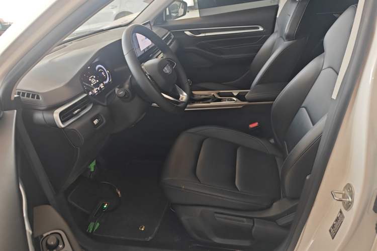 Used Geely Auto Emgrand 2025 4th Generation 1.5L CVT Longteng Edition Left Front Seat