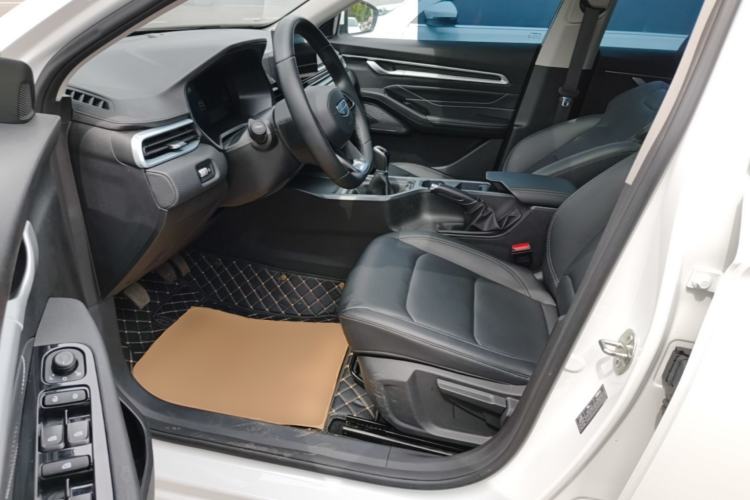 Used Geely Auto Emgrand 2025 4th Generation 1.5L Manual – Dragon Edition Left Front Seat