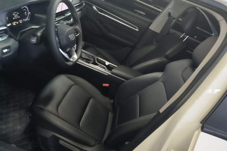 Used Geely Auto Emgrand 2025 4th Generation 1.5L CVT Longteng Edition Left Front Seat