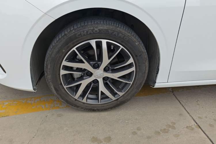 Used Geely Auto Emgrand 2025 4th Generation 1.5L CVT Longteng Edition Left Front Wheel Hub