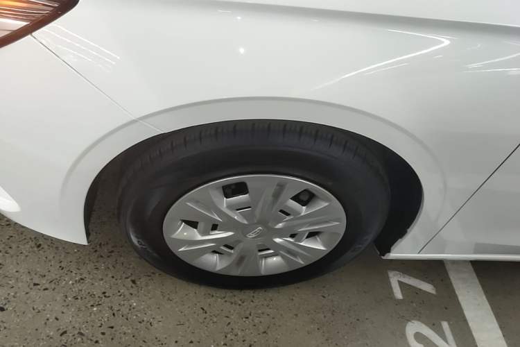 Used Geely Auto Emgrand 2025 4th Generation 1.5L Manual - Starry Edition Left Front Wheel Hub
