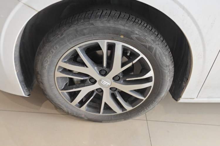 Used Geely Auto Emgrand 2025 4th Generation 1.5L CVT Longteng Edition Left Front Wheel Hub