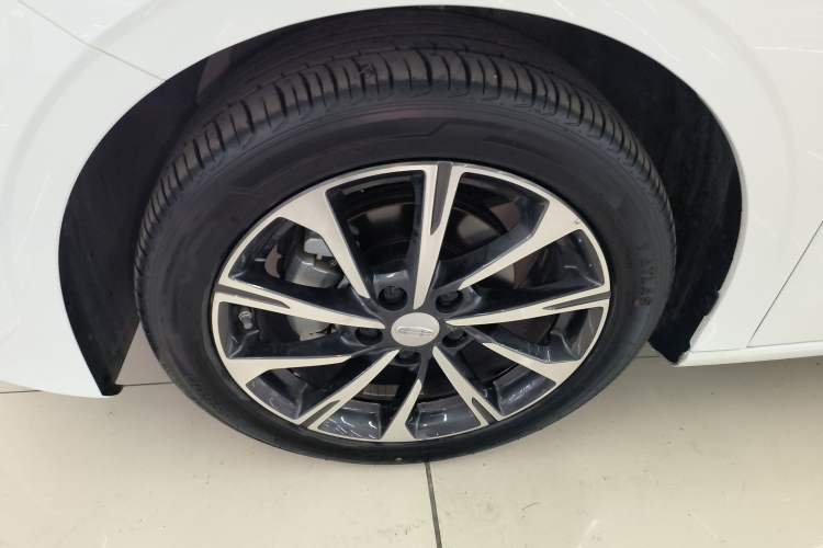 Used Geely Auto Emgrand 2025 4th Generation 1.5L CVT Luxury Version Left Front Wheel Hub