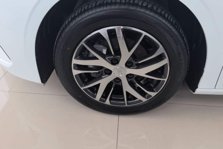 Used Geely Auto Emgrand 2025 4th Generation 1.5L Manual – Dragon Edition Left Front Wheel Hub