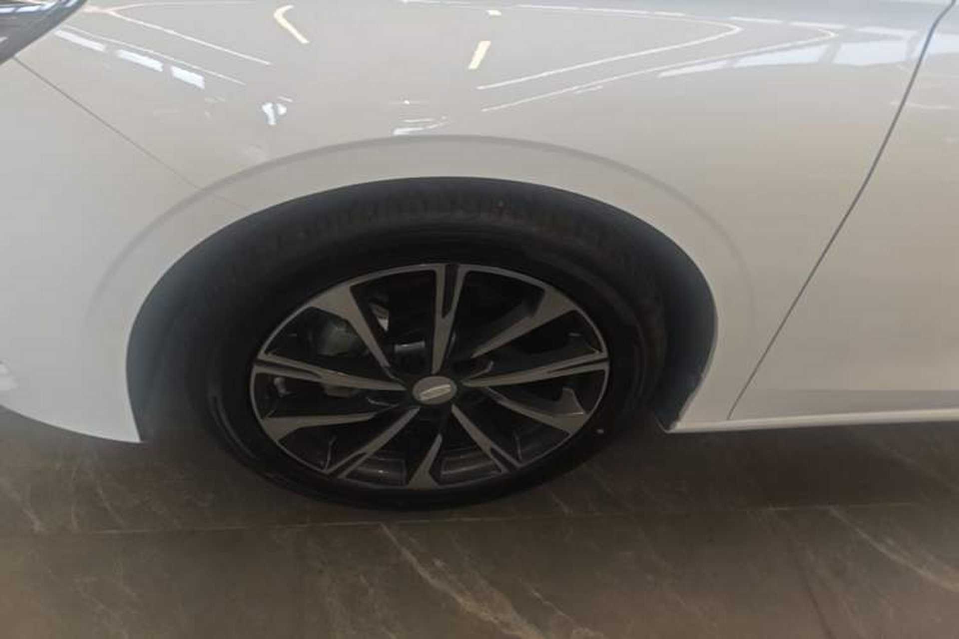Used Geely Auto Emgrand 2025 4th Generation 1.5L CVT Flagship Version Left Front Wheel Hub
