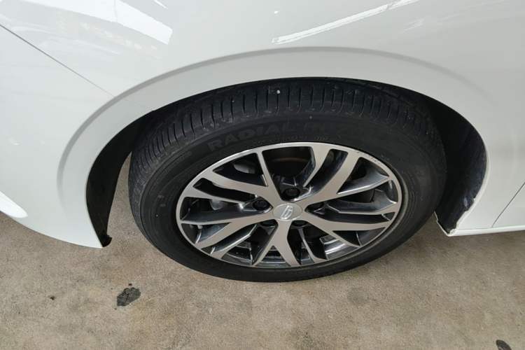 Used Geely Auto Emgrand 2025 4th Generation 1.5L CVT Longteng Edition Left Front Wheel Hub
