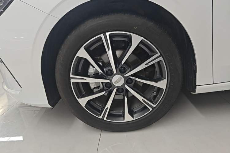 Used Geely Auto Emgrand 2025 4th Generation 1.5L CVT Luxury Version Left Front Wheel Hub