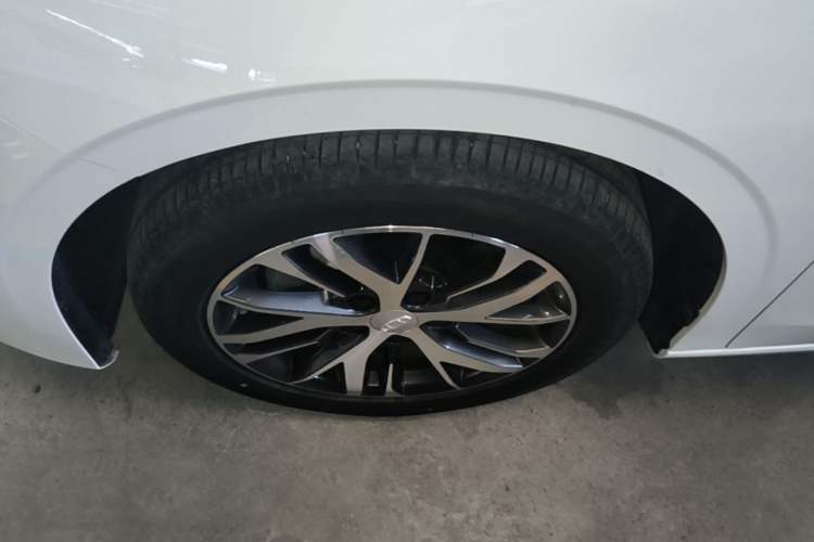 Used Geely Auto Emgrand 2025 4th Generation 1.5L CVT Longteng Edition Left Front Wheel Hub