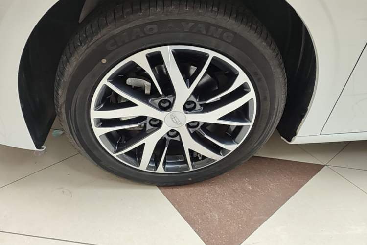 Used Geely Auto Emgrand 2025 4th Generation 1.5L CVT Longteng Edition Left Front Wheel Hub