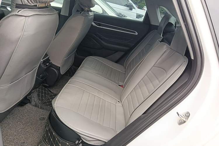 Used Geely Auto Emgrand 2025 4th Generation 1.5L CVT Luxury Version Left Rear Seat