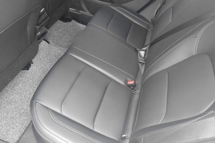 Used Geely Auto Emgrand 2025 4th Generation 1.5L Manual – Dragon Edition Left Rear Seat