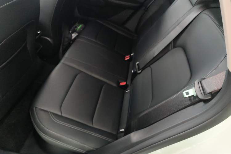 Used Geely Auto Emgrand 2025 4th Generation 1.5L CVT Luxury Version Left Rear Seat