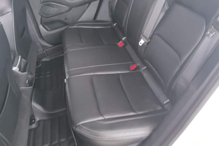 Used Geely Auto Emgrand 2025 4th Generation 1.5L Manual – Dragon Edition Left Rear Seat