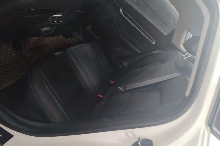 Used Geely Auto Emgrand 2025 4th Generation 1.5L CVT Longteng Edition Left Rear Seat