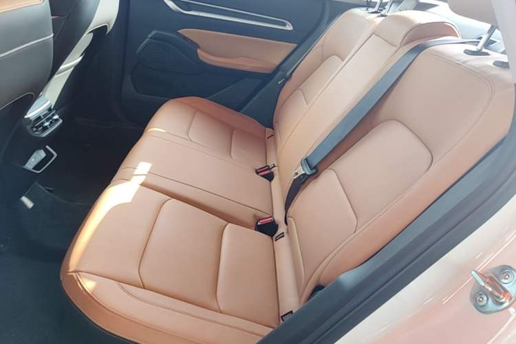 Used Geely Auto Emgrand 2025 4th Generation 1.5L CVT Flagship Version Left Rear Seat