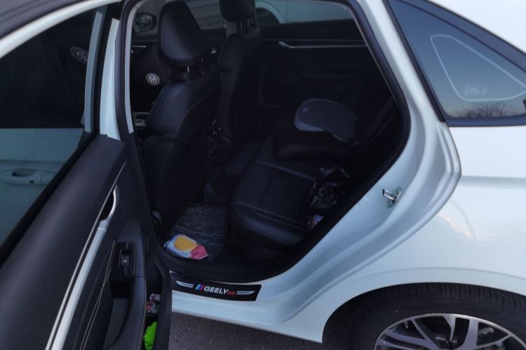 Used Geely Auto Emgrand 2025 4th Generation 1.5L CVT Longteng Edition Left Rear Seat