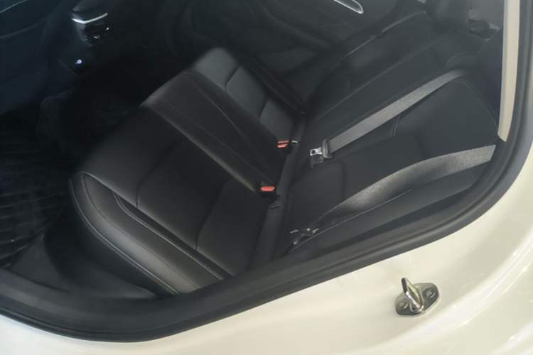 Used Geely Auto Emgrand 2025 4th Generation 1.5L CVT Longteng Edition Left Rear Seat