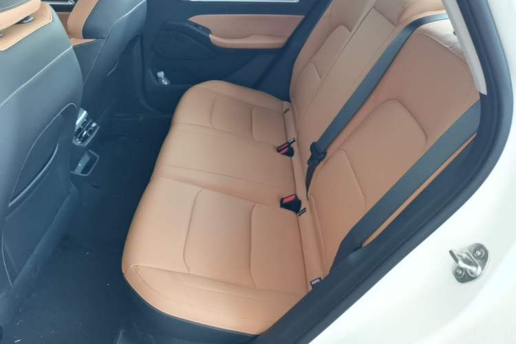 Used Geely Auto Emgrand 2025 4th Generation 1.5L CVT Flagship Version Left Rear Seat