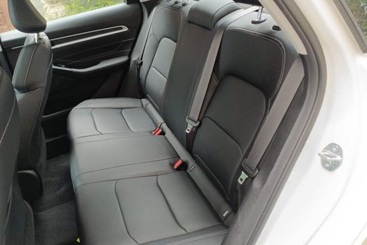 Used Geely Auto Emgrand 2025 4th Generation 1.5L CVT Luxury Version Left Rear Seat