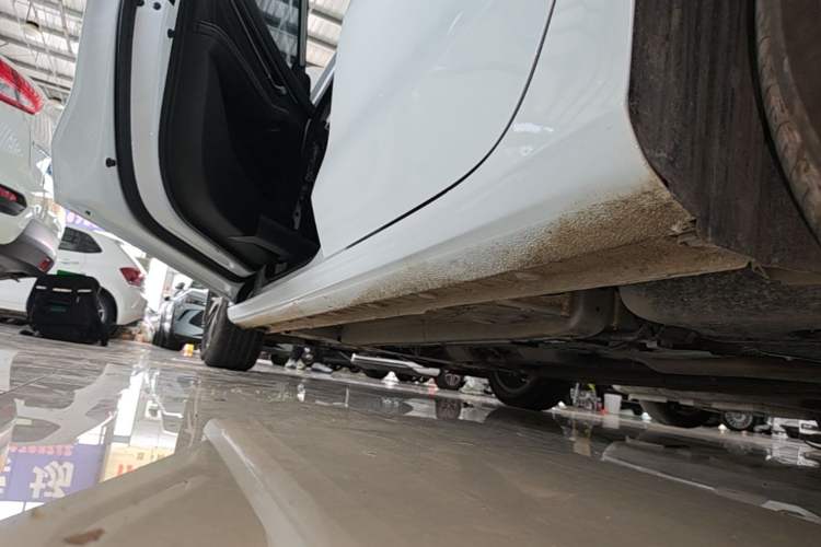 Used Geely Auto Emgrand 2025 4th Generation 1.5L CVT Longteng Edition Left Side Sill