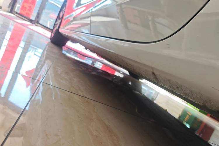 Used Geely Auto Emgrand 2025 4th Generation 1.5L CVT Starry Edition Left Side Sill