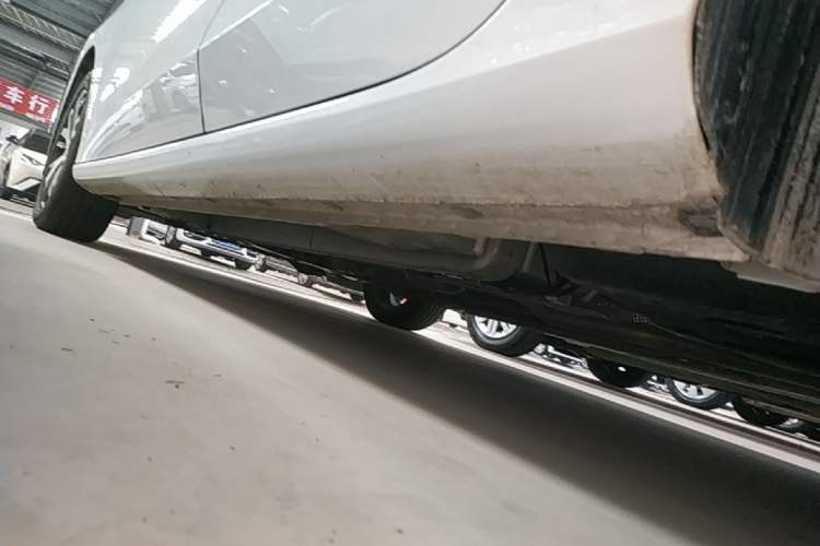 Used Geely Auto Emgrand 2025 4th Generation 1.5L CVT Longteng Edition Left Side Sill
