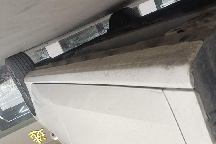 Used Geely Auto Emgrand 2025 4th Generation 1.5L CVT Luxury Version Left Side Sill