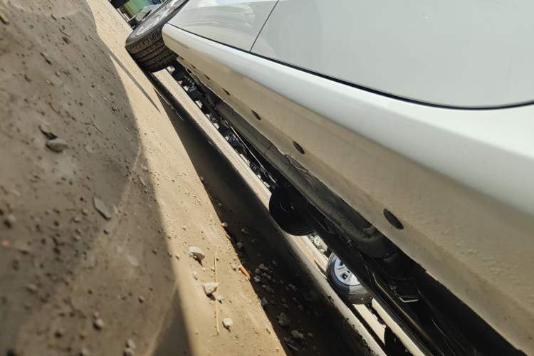 Used Geely Auto Emgrand 2025 4th Generation 1.5L Manual - Starry Edition Left Side Sill