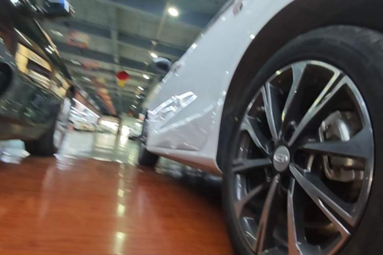 Used Geely Auto Emgrand 2025 4th Generation 1.5L CVT Luxury Version Left Side Sill